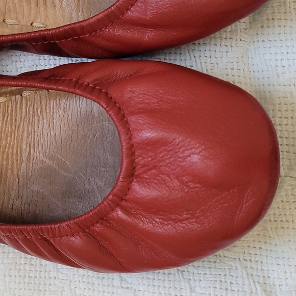 Cardinal Red Tieks - Sz 8 - Picture 2 of 16